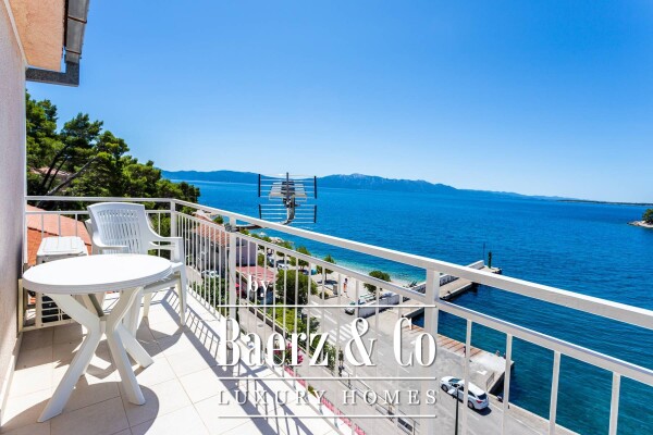 photo 3 Drvenik, Makarska Riviera - multi-apartment house in the first row to the sea