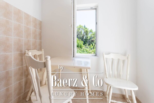 photo 17 Drvenik, Makarska Riviera - multi-apartment house in the first row to the sea