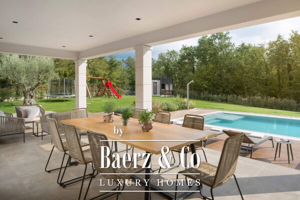 photo 7 Višnjan, a beautifully arranged villa surrounded by greenery, NKP 242 m2, on a large landscaped lot