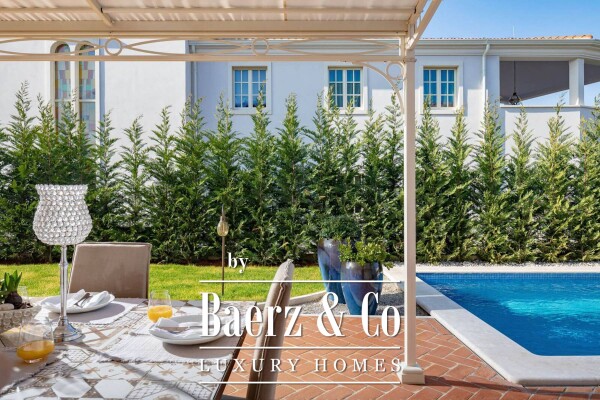 photo 2 Vabriga, luxurious villa of 302 m2 with a beautiful garden