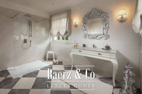 photo 12 Vabriga, luxurious villa of 302 m2 with a beautiful garden