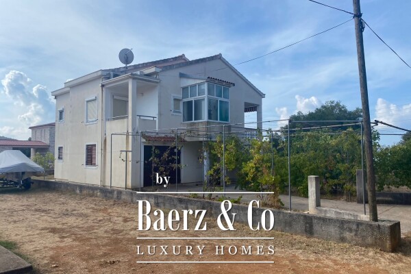 photo 2 Zadar, Ugljan/Muline, family house 256 m² by the sea on a plot of 1,600 m²