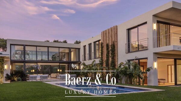 photo 2 Mougins, contemporary villa of 700m2 in a closed domain