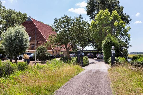 photo 64 Achlumerdijk 133