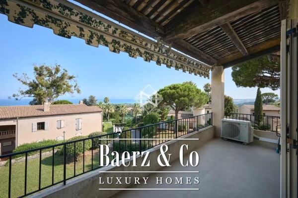 photo 10 HAUTS DE VAUGRENIER - Sublime renovated flat in a private domain