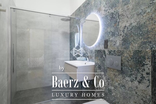 photo 15 Magnificent apartments of 230 square meters in a beautiful Niçois building on the Cours Saleya.