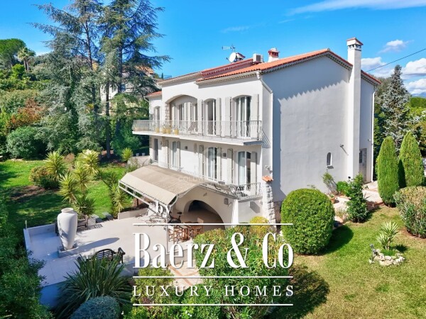 photo 2 Beautiful property with sea views