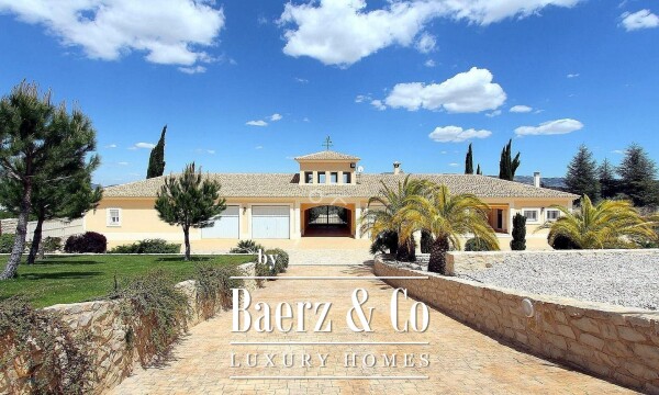 photo 1 Beautiful luxury home in Alcoi, Costa Blanca