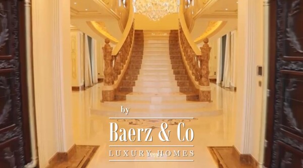 photo 3 Exclusive Waterfront Villa on Palm Jumeirah – 6 Bedrooms with Stunning Atlantis and Atlantis The Royal Views