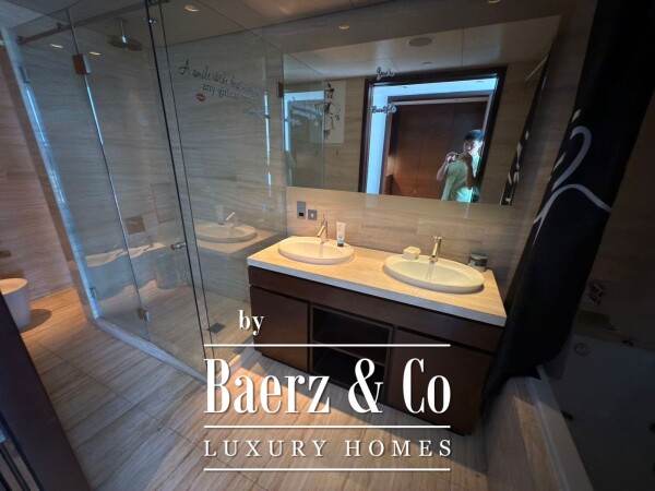 photo 12 Luxurious 2 Bedroom Burj Khalifa Apartment with Full Fountain View