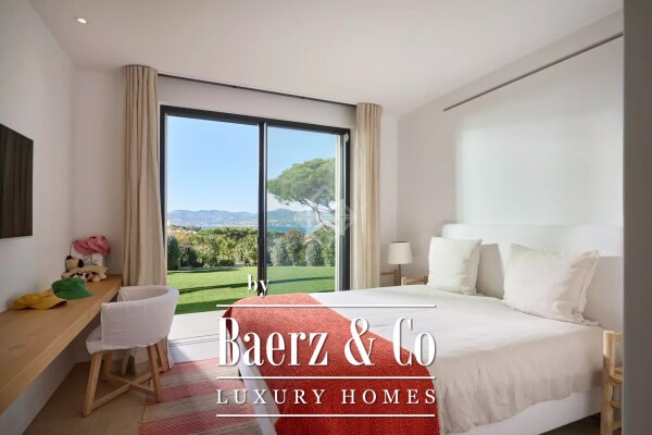 photo 10 Sea view within walking distance of the village of Saint-Tropez