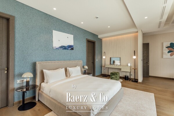 photo 20 Luxurious Three Bedroom Apartment with a Seaview