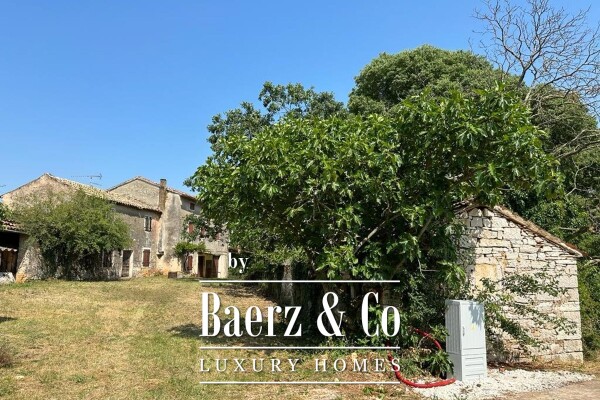 photo 11 Istria, Vižinada, an authentic Istrian estate with stone houses