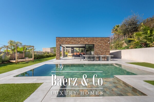 photo 1 Contempory luxury Villa