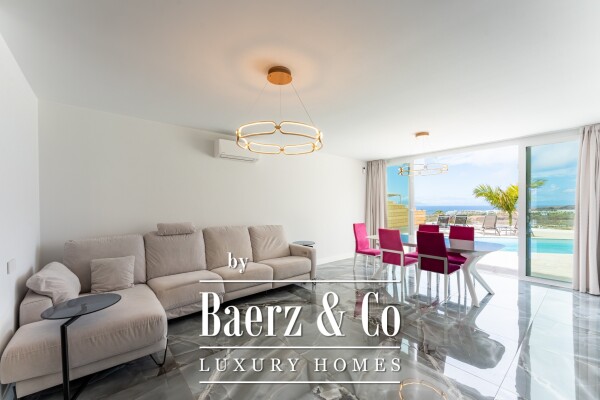 photo 2 Elegant bungalow in prestigious area.