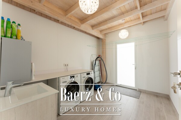 photo 32 Elegant bungalow in prestigious area.