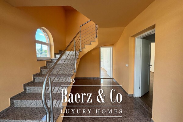 photo 5 Fažana, Valbandon, luxurious villa with three residential units, 360 m²