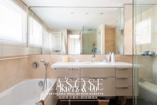 photo 27 Barcelona, Les Tres Torres