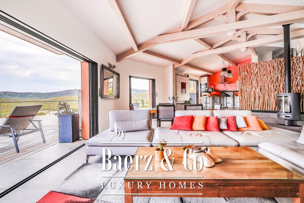 photo 3 Renovated 7-room villa with sea and vineyard views, featuring a swimming pool, gym, hammam, cinema room and garage.