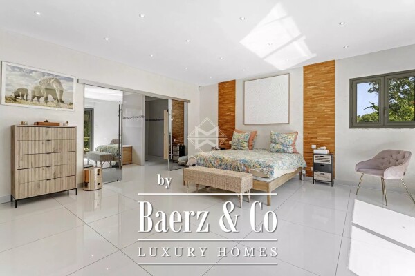 photo 12 Exceptional Villa in a Natural Setting Between Vineyards and Forest, Just 10 Minutes from the Beaches