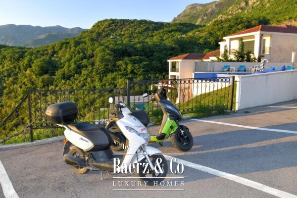 photo 24 Furnished Apartment in a Complex with a Pool in Sveti Stefan