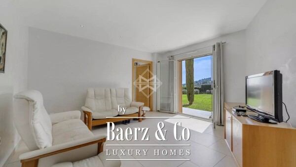 photo 12 Villa with open views in a prime location of Cavalaire-sur-Mer