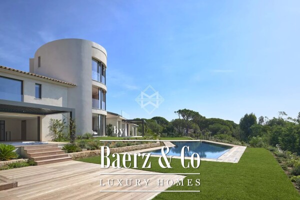 photo 3 Modern villa with sea view, walking distance from Pampelonne beach