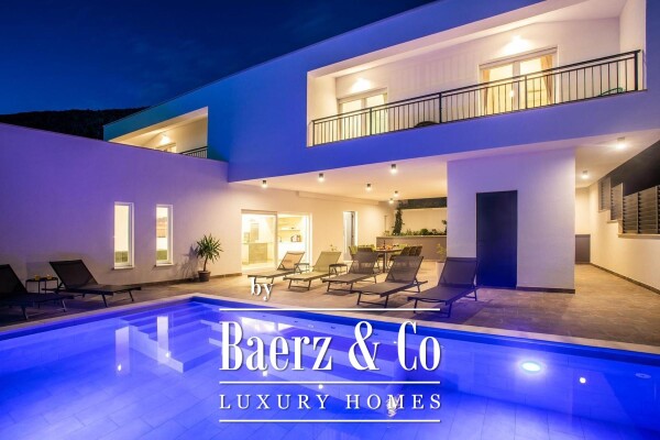 photo 3 Dugi rat, Jesenice, modern newly built villa with panoramic views