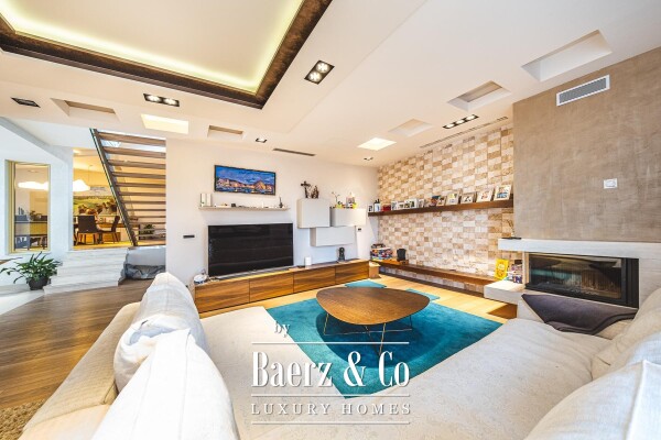 photo 1 Zagreb, Gornje Prekrižje, exclusive family villa 376 m² on a plot of 704 m²