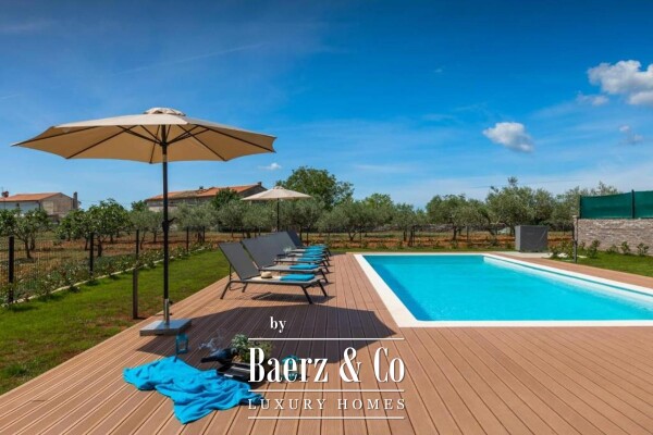 photo 9 Istria, Svetvinčenat, modern luxury villa with a heated swimming pool