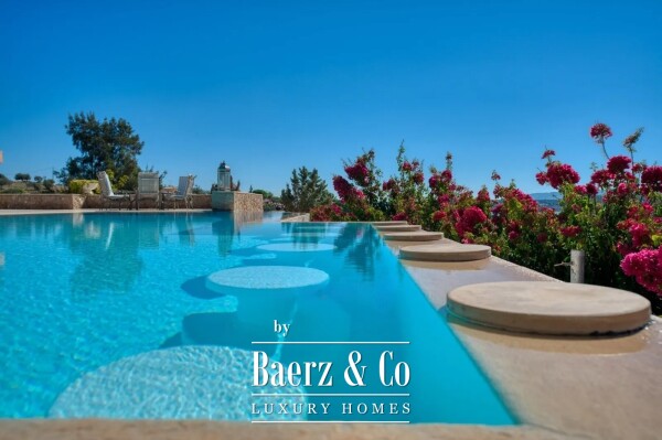 photo 14 Luxurious Villa in Ververonda, Porto Heli