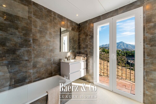 photo 24 Villa - El Madroñal - Benahavis - Ref: 8688