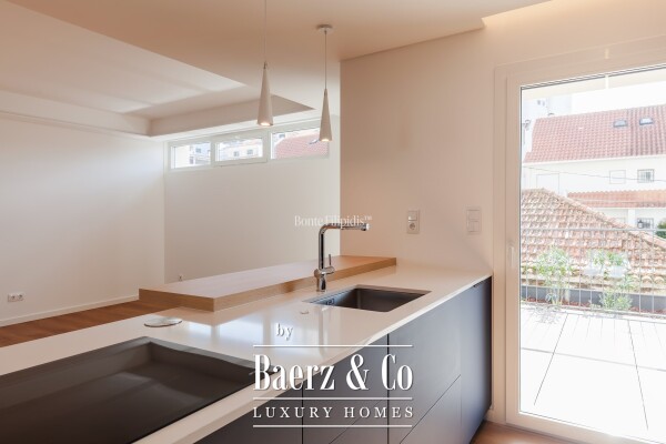 photo 13 Beautiful luxury home in Carcavelos e Parede, Parede