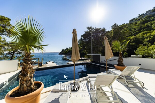 photo 4 Barić Draga, Exclusive Seafront Villa with Pier and Boat Slipway