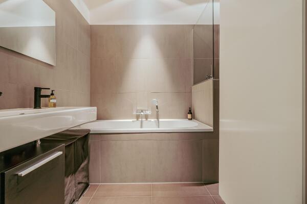 photo 22 Karel du Jardinstraat 28 H